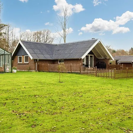 Vakantiehuis Holiday Xi